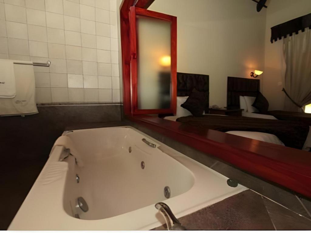 Chrismar Hotel Livingstone Extérieur photo