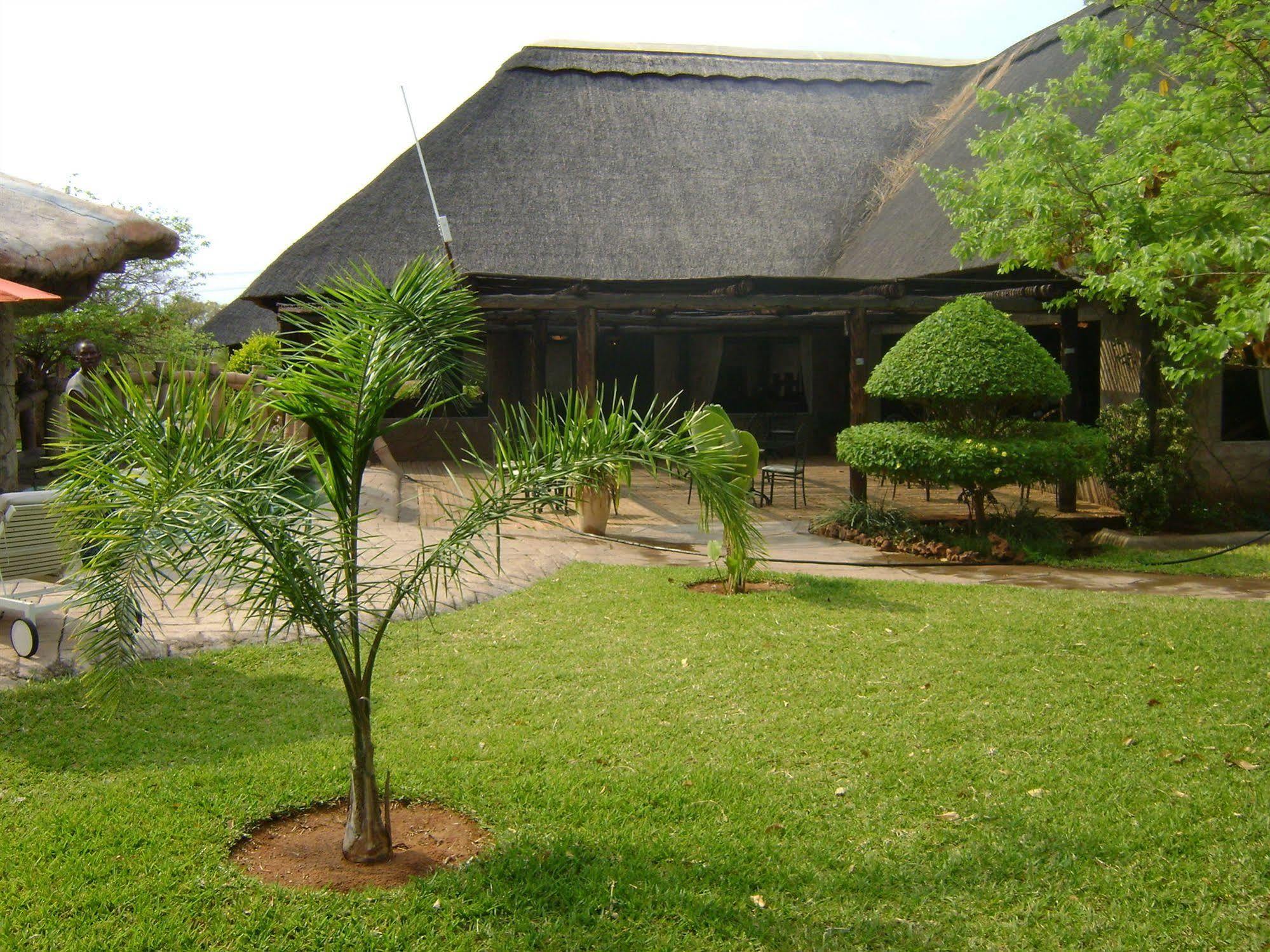 Chrismar Hotel Livingstone Extérieur photo